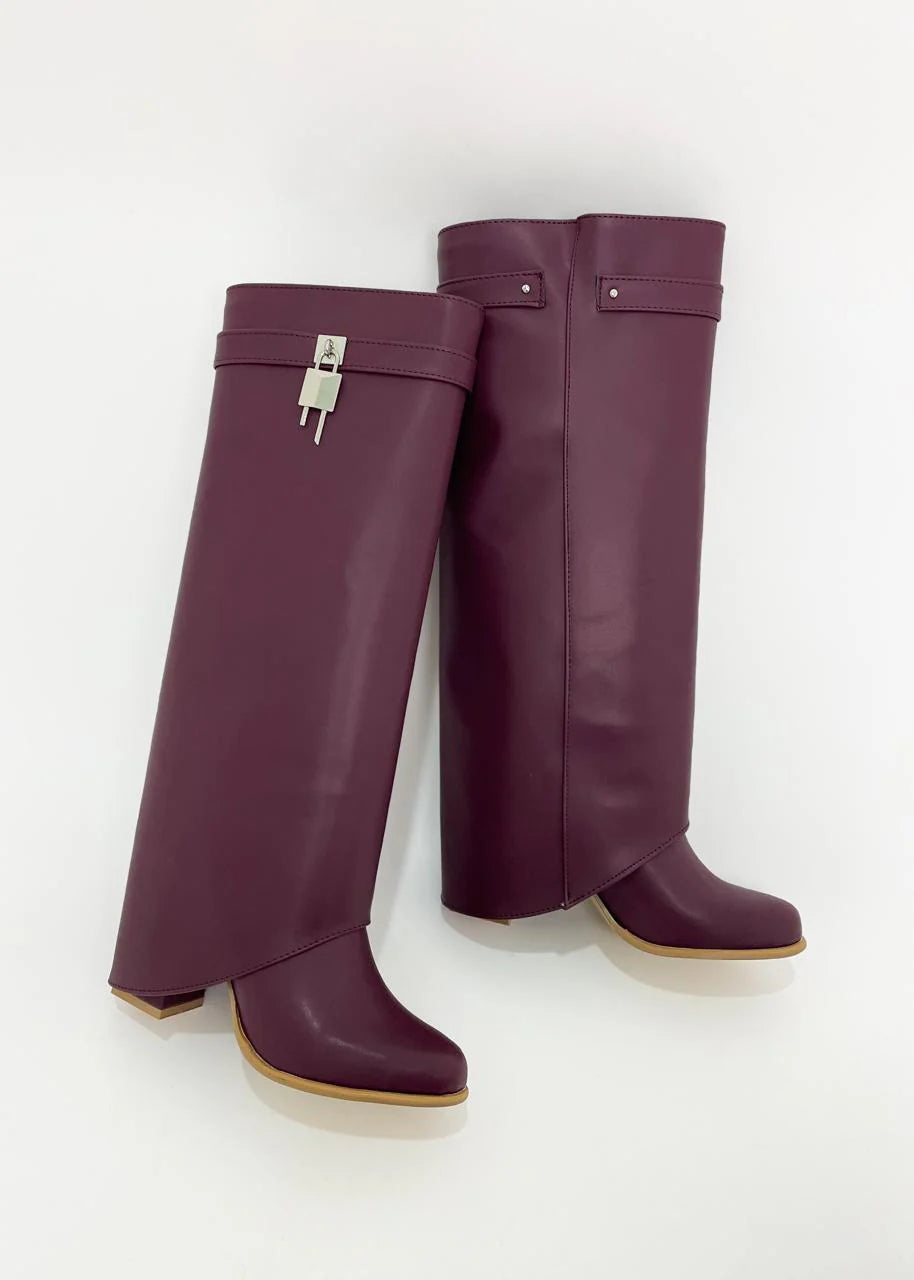 Alessia v boots