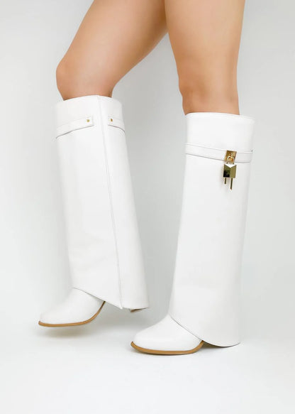 Alessia w boots