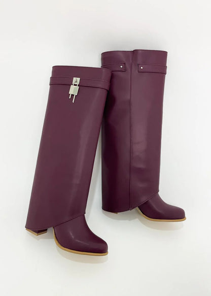 Alessia v boots