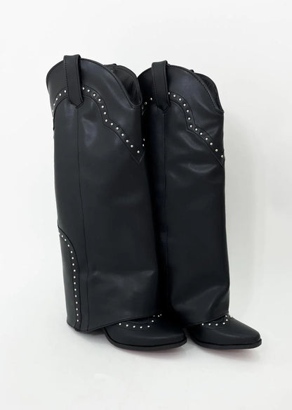Evelyn b boots